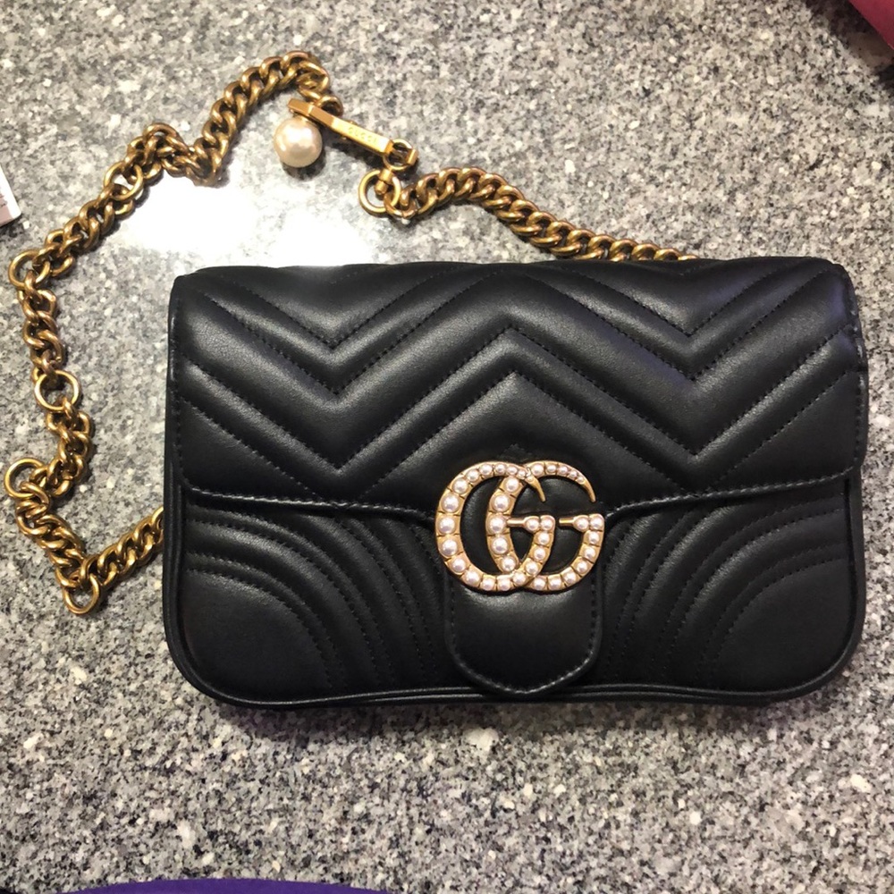AUTHENTIC Gucci Marmont Matelasse Belt Bag.